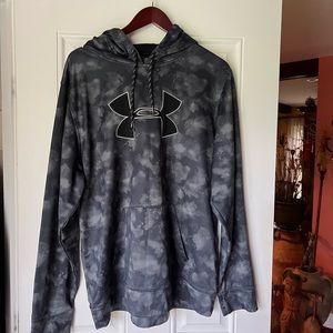 NWOT XL black white & gray under armour sweatshirt